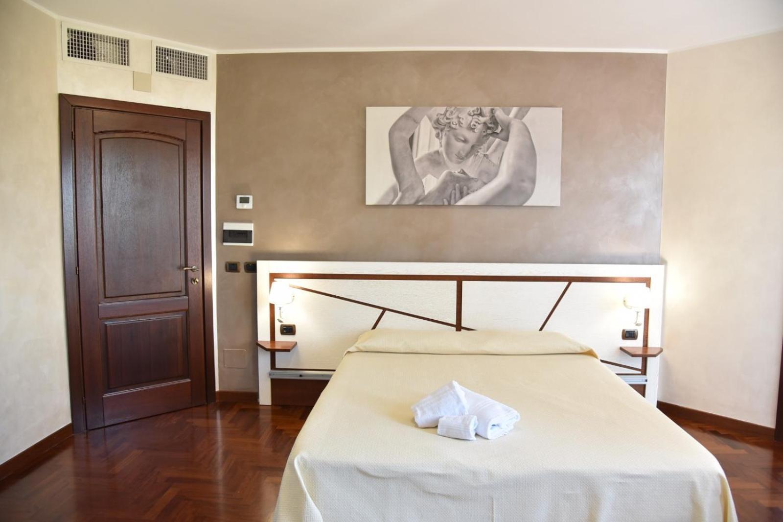 Hotel Sirio Rotonda Exterior photo