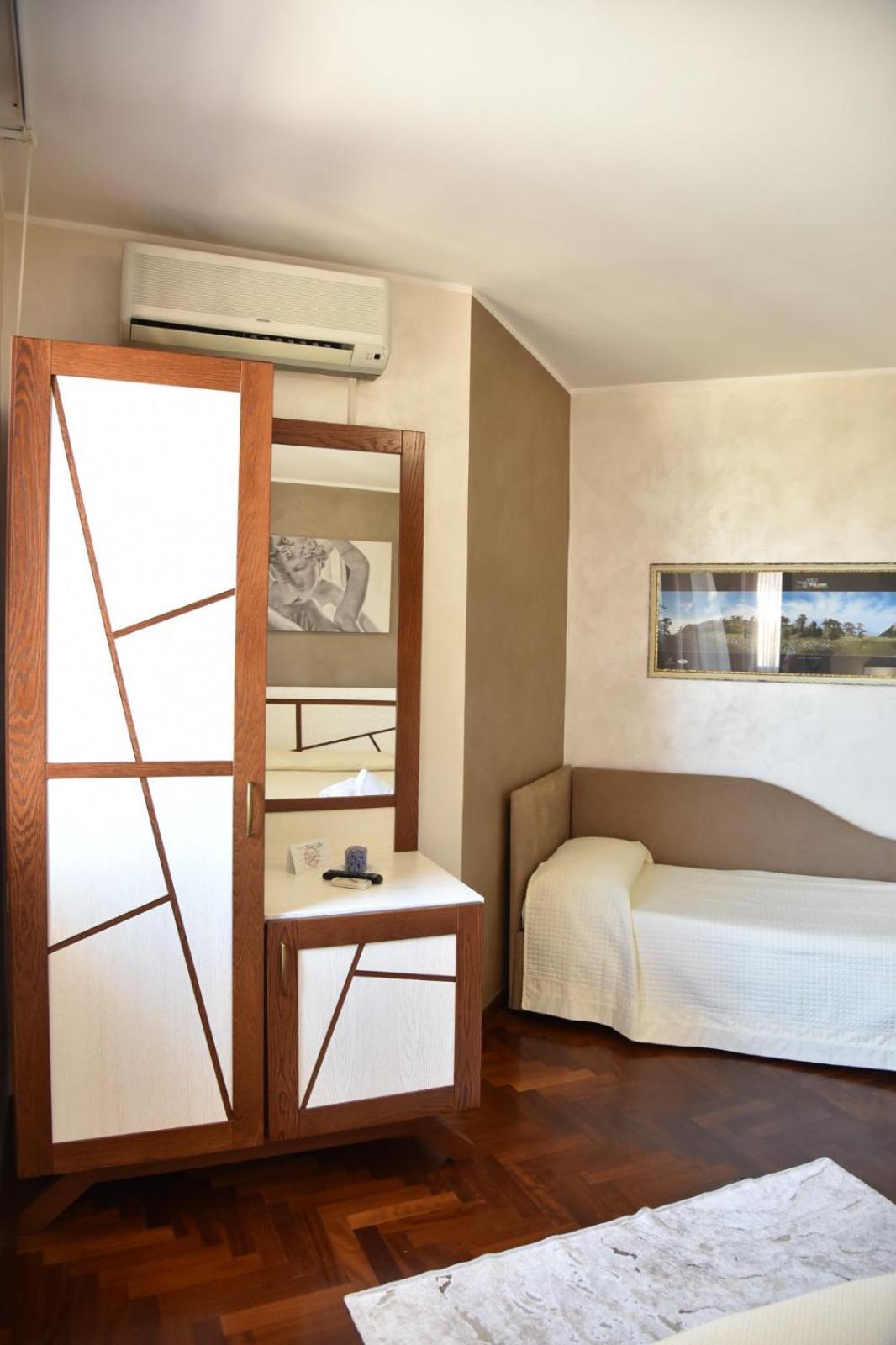 Hotel Sirio Rotonda Exterior photo